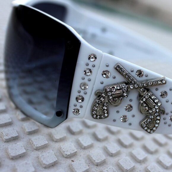 Montana West Sunglasses in White w/Silver Duo Guns Concho Accents - Picture 10 of 15